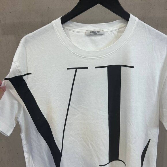 Valentino White and Black Short Sleeve Tee - Picture 4 of 9